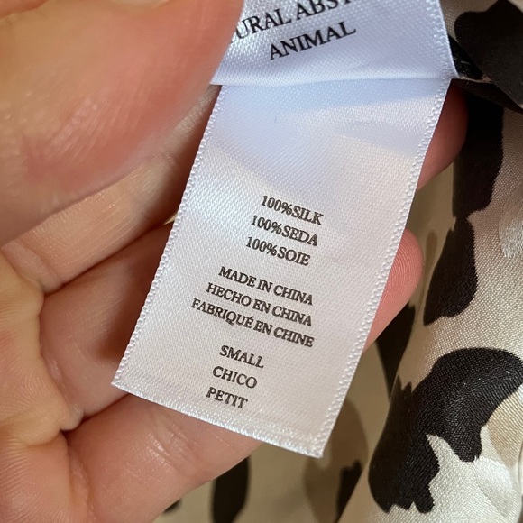 Rails 100% Silk Stylish Animal Print Women's Shirt - Picture 6 of 6